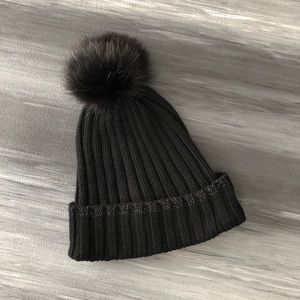 Athleta Ribbed Pom Beanie